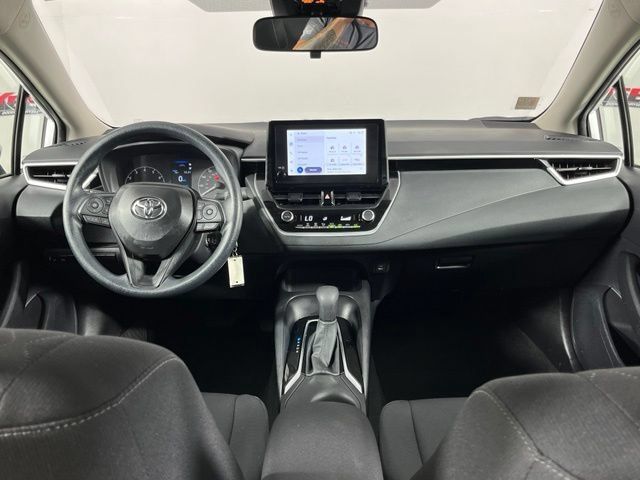 Used 2025 Toyota Corolla LE FWD image 11