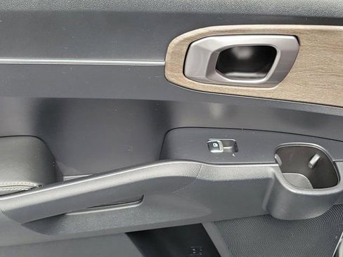 Used 2023 Kia Sorento EX w/ Panoramic Sunroof Package FWD image 11