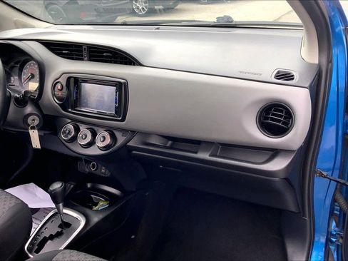 Used 2015 Toyota Yaris L image 17