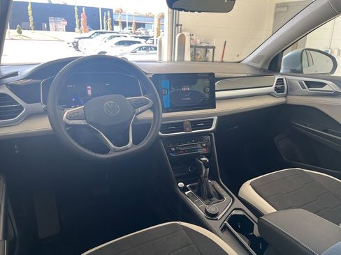 New 2026 Volkswagen Taos SE AWD/4WD image 11