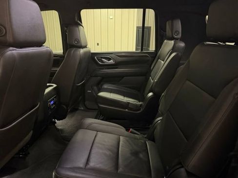 Used 2022 Chevrolet Suburban Z71 w/ Z71 Off-Road Package AWD/4WD image 18