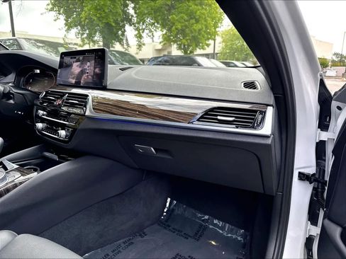 Used 2021 BMW 540i RWD image 16