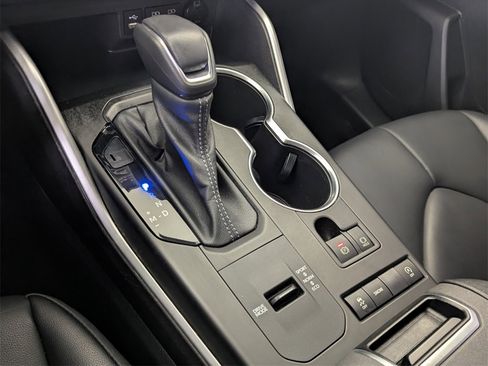 Used 2022 Toyota Highlander XLE image 21