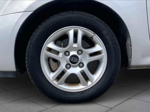 Used 2005 Kia Spectra LX image 10