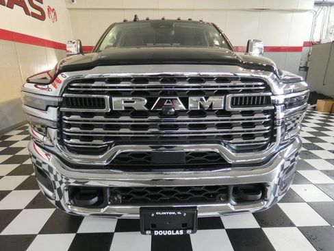 New 2026 RAM 2500 Limited AWD/4WD image 4