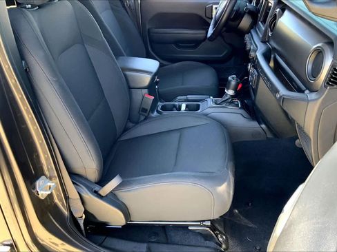 Used 2022 Jeep Wrangler Unlimited Sport image 9