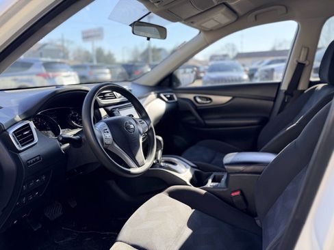 Used 2015 Nissan Rogue SV w/ SV Premium Package image 25