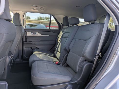 Used 2025 Ford Explorer Active image 15