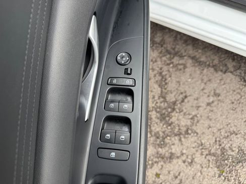 Used 2021 Hyundai Elantra SEL image 13