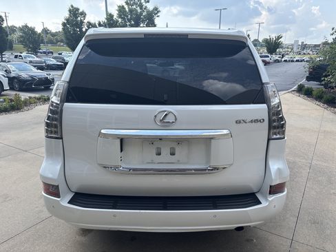 Used 2015 Lexus GX 460 w/ Premium Package AWD/4WD image 9