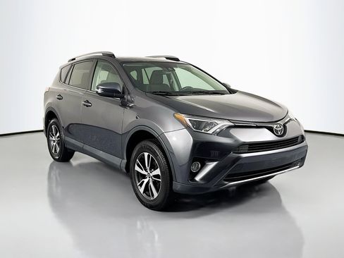 Used 2018 Toyota RAV4 XLE image 3