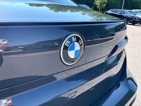 Used 2023 BMW 760i xDrive AWD/4WD image 9