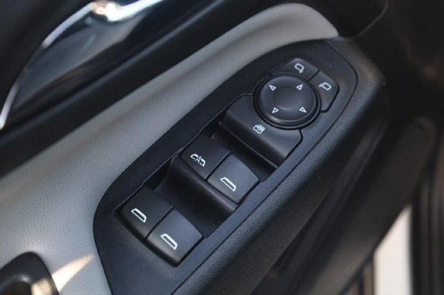 Used 2020 Chevrolet Equinox Premier FWD image 10