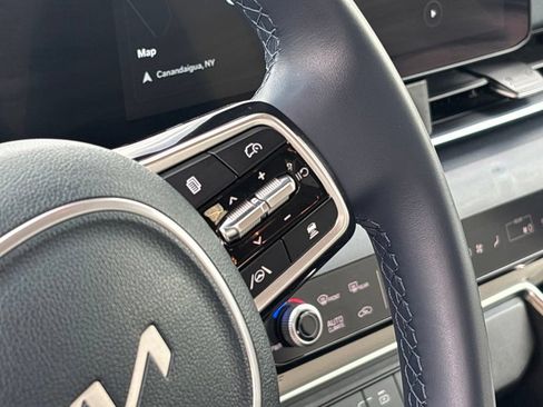 Certified 2025 Kia Carnival EX FWD image 26