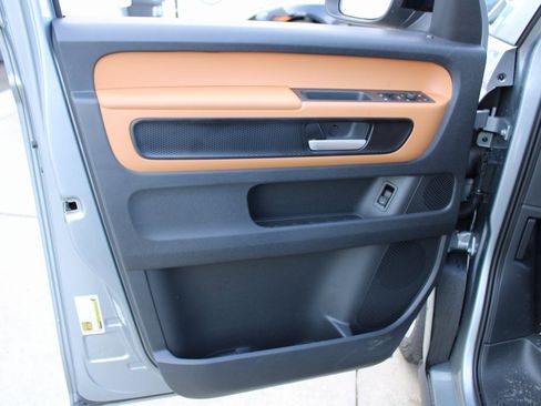 New 2025 Volkswagen ID. Buzz Pro S image 9