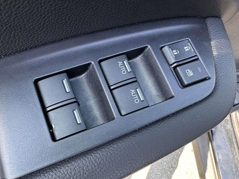 Used 2025 Honda Ridgeline Black Edition image 9
