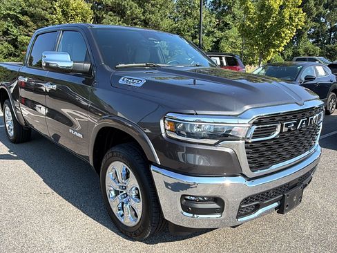 Used 2025 RAM 1500 Big Horn AWD/4WD image 5