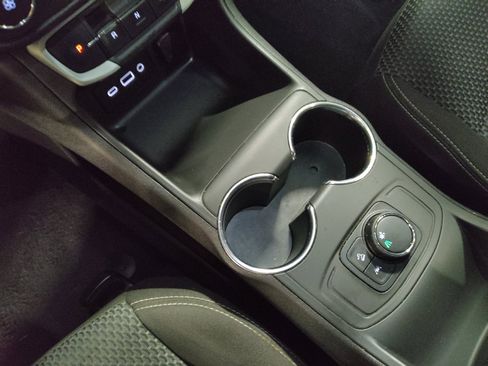 Used 2022 GMC Terrain SLE w/ Elevation Edition FWD image 26