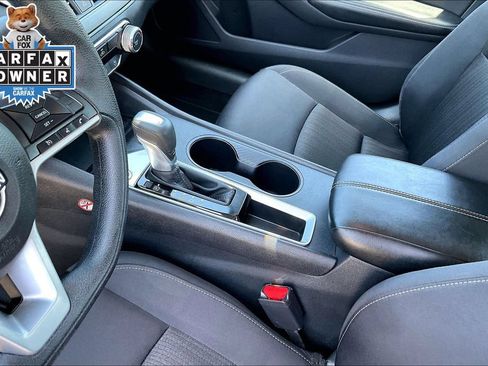 Used 2025 Nissan Altima 2.5 SV FWD image 17