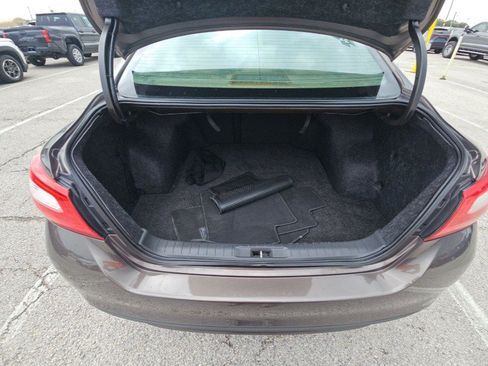 Used 2016 Nissan Altima 2.5 SL w/ Moonroof Package FWD image 10
