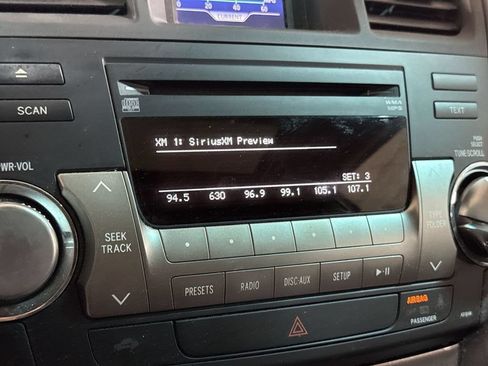 Used 2012 Toyota Highlander SE w/ Tow Pkg FWD image 14