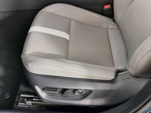 Used 2025 Toyota Camry SE FWD image 24