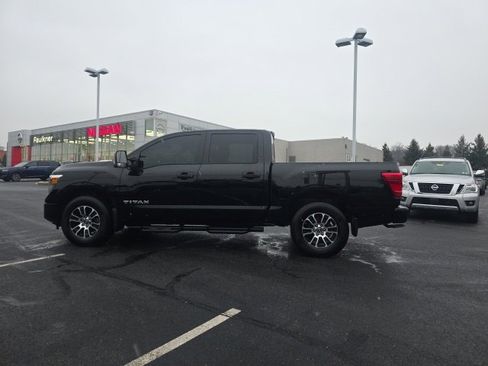Certified 2024 Nissan Titan SV w/ SV Convenience Package image 8