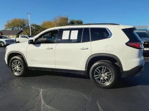 Used 2025 GMC Acadia Elevation image 6