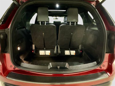 Used 2018 Ford Explorer XLT w/ Equipment Group 202A image 30