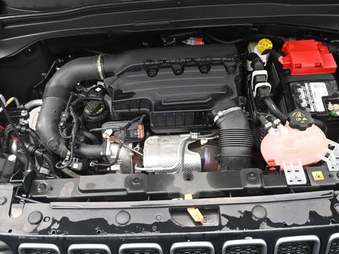 Used 2022 Jeep Renegade Latitude image 16