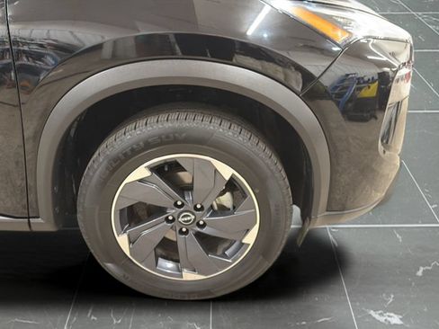 Used 2024 Nissan Rogue SV FWD image 23