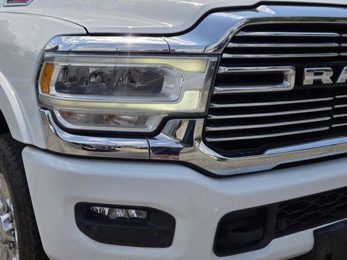Used 2022 RAM 2500 Laramie AWD/4WD image 3
