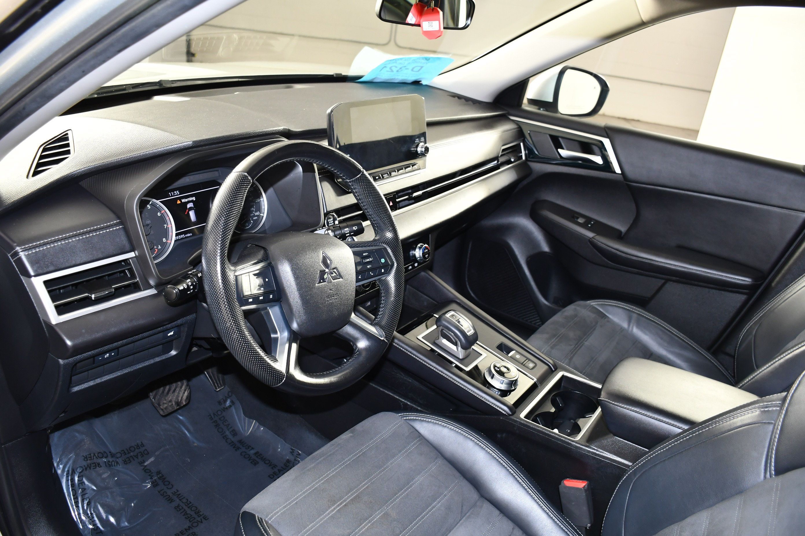 Used 2022 Mitsubishi Outlander SE AWD/4WD image 2