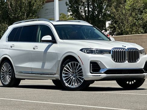 Used 2019 BMW X7 xDrive50i w/ Premium Package AWD/4WD image 2