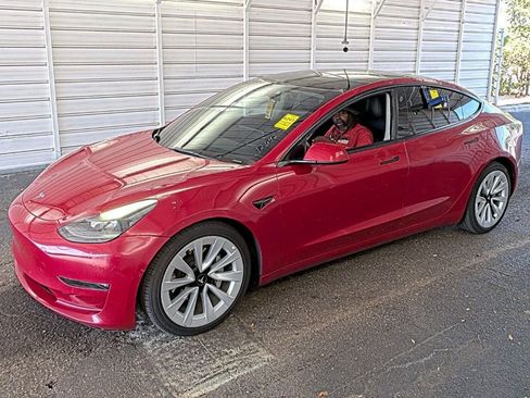 Used 2022 Tesla Model 3 Standard Range RWD image 1