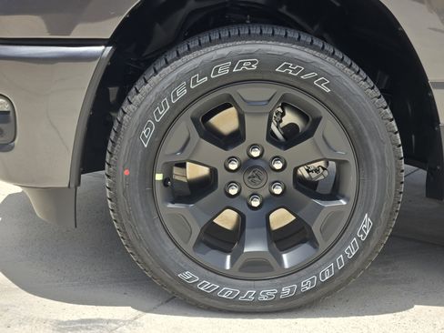 New 2026 RAM 1500 Express AWD/4WD image 10