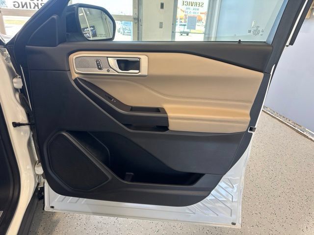 Used 2020 Ford Explorer Limited w/ Class III Trailer Tow Package AWD/4WD image 46