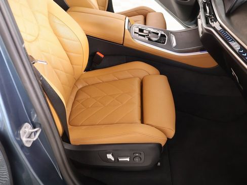 Used 2025 BMW X5 xDrive40i w/ Premium Package image 14