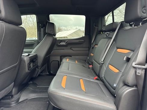 Used 2024 GMC Sierra 1500 AT4 w/ Technology Package image 9