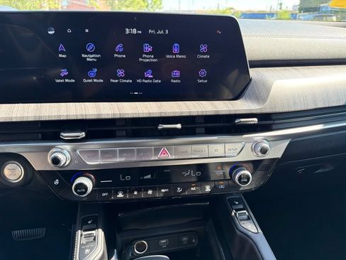 Certified 2024 Kia Telluride EX w/ EX Captain's Chair Package AWD/4WD image 20