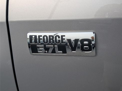 Used 2015 Toyota Tundra SR5 w/ TRD Off Road Package AWD/4WD image 10