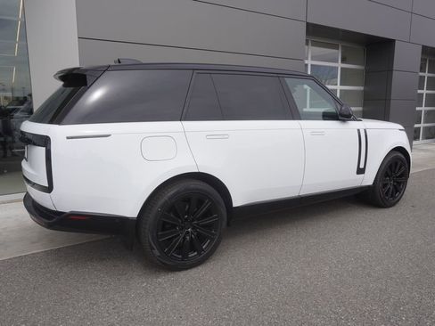 New 2026 Land Rover Range Rover Long Wheelbase SE image 4