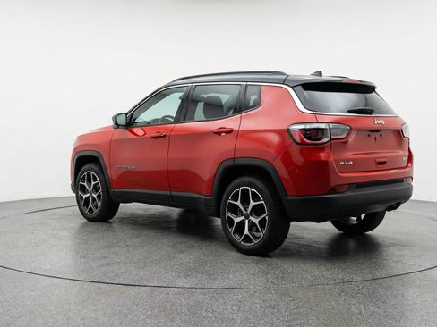 Used 2025 Jeep Compass Limited image 6