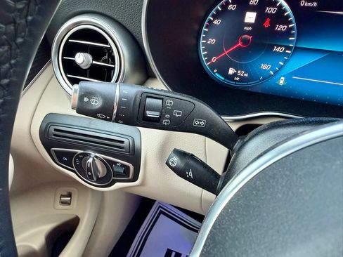 Used 2022 Mercedes-Benz GLC 300 4MATIC w/ Multimedia Package Lite image 28