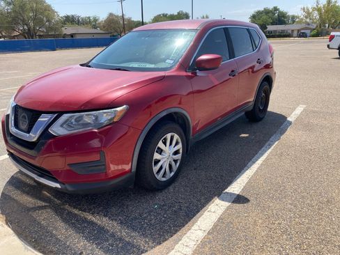 Used 2017 Nissan Rogue S AWD/4WD image 2