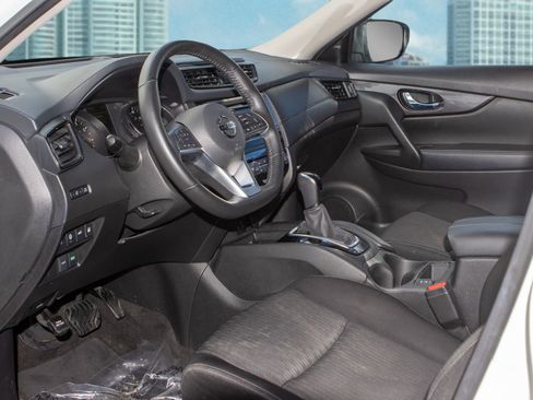 Used 2019 Nissan Rogue SV image 15