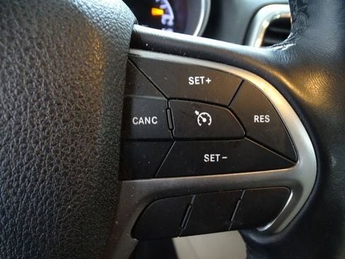 Used 2018 Jeep Grand Cherokee Limited AWD/4WD image 8