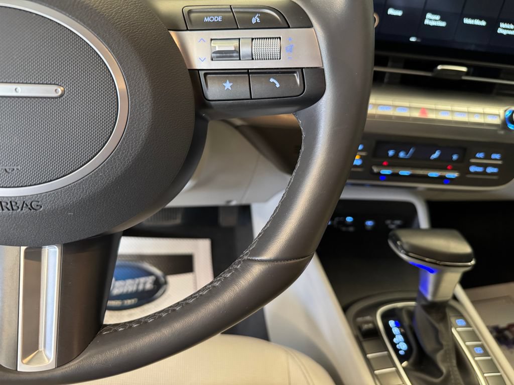 Used 2025 Hyundai Kona SEL FWD image 12