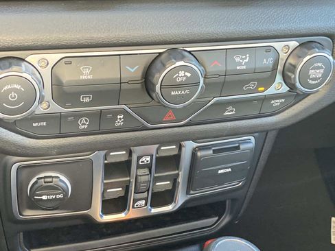 New 2026 Jeep Gladiator Sport image 10