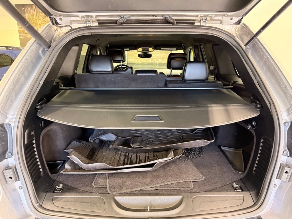 Used 2018 Jeep Grand Cherokee Altitude AWD/4WD image 24